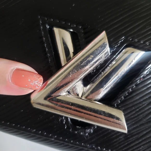 Authentic Pre-owned Louis Vuitton Epi Twist Wallet - Picture 11 of 15